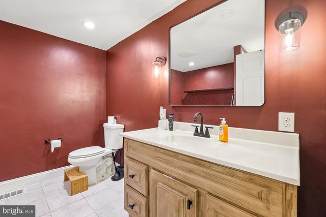 335 BEACH AVE, Pasadena, MD 21122