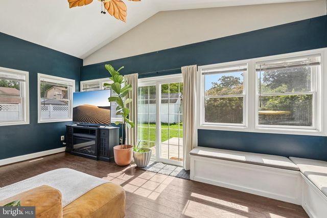 335 BEACH AVE, Pasadena, MD 21122