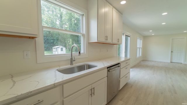 50632 K Jay Lane, South Bend, IN 46628