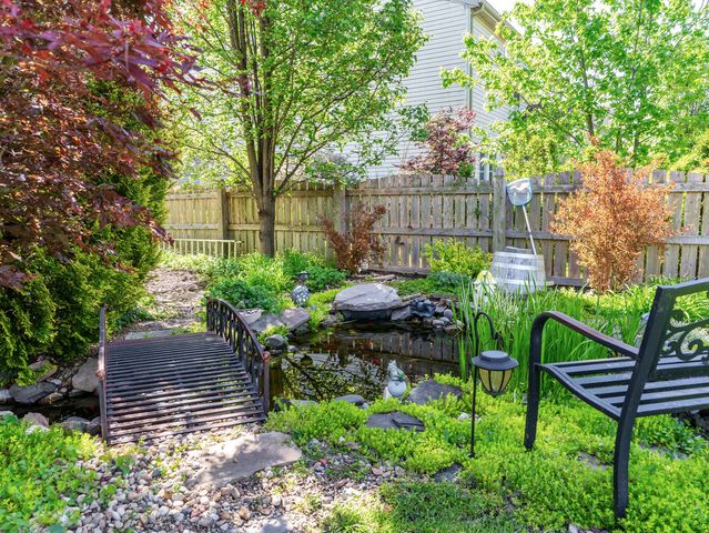 1215 Callaway Drive N, Shorewood, IL 60404