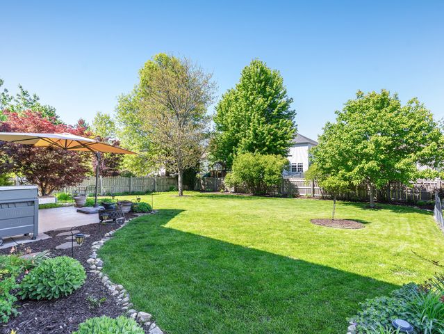 1215 Callaway Drive N, Shorewood, IL 60404