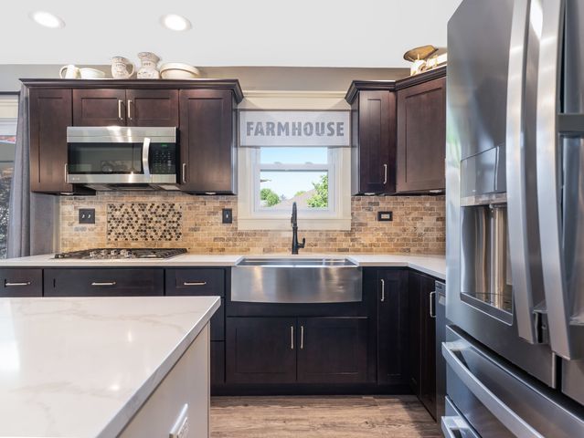 1215 Callaway Drive N, Shorewood, IL 60404