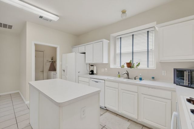 1225 Donegal Lane, Garland, TX 75044