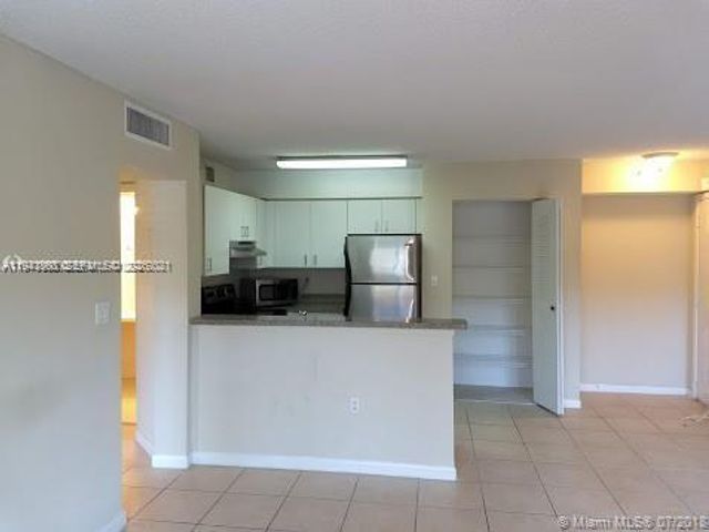 761 N Pine Island Rd 203, Plantation, FL 33324