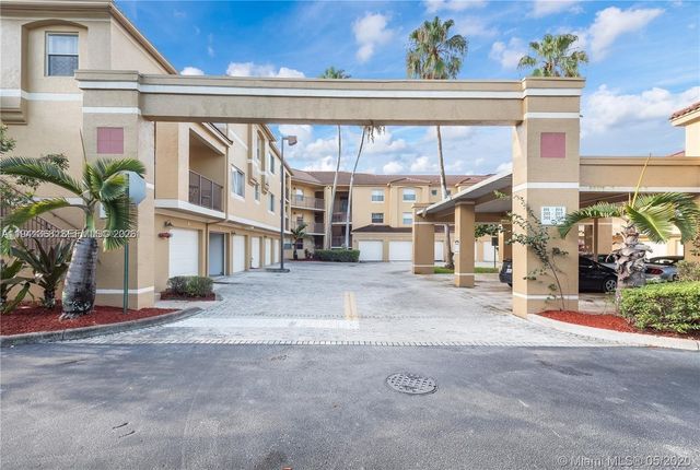 761 N Pine Island Rd 203, Plantation, FL 33324