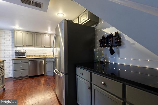 2218 FLEET ST, Baltimore, MD 21231