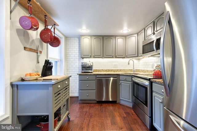 2218 FLEET ST, Baltimore, MD 21231
