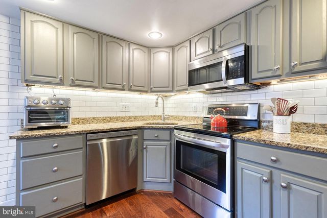 2218 FLEET ST, Baltimore, MD 21231