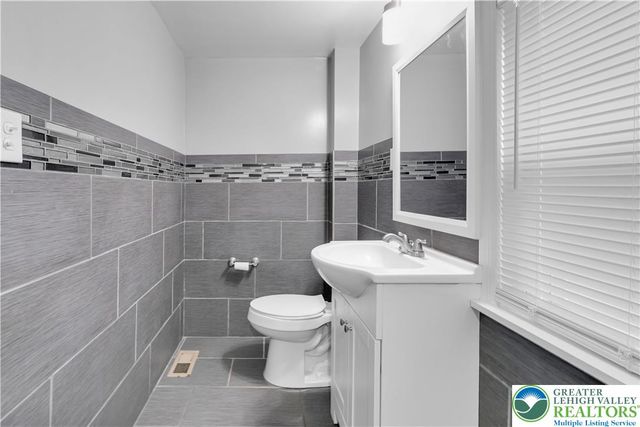 928 Wilkes Barre Street, Easton, PA 18042