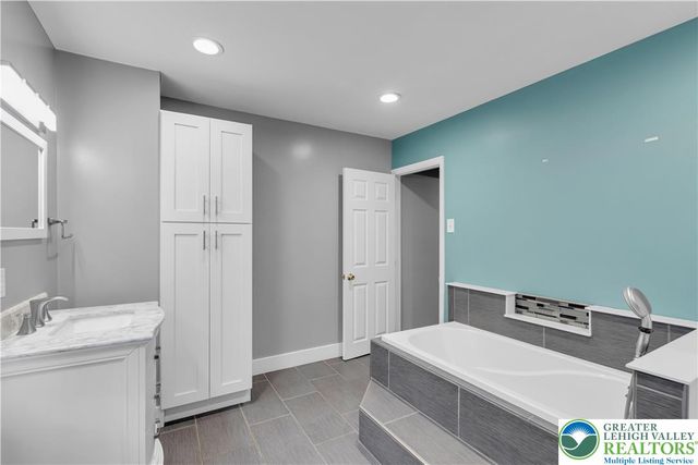 928 Wilkes Barre Street, Easton, PA 18042