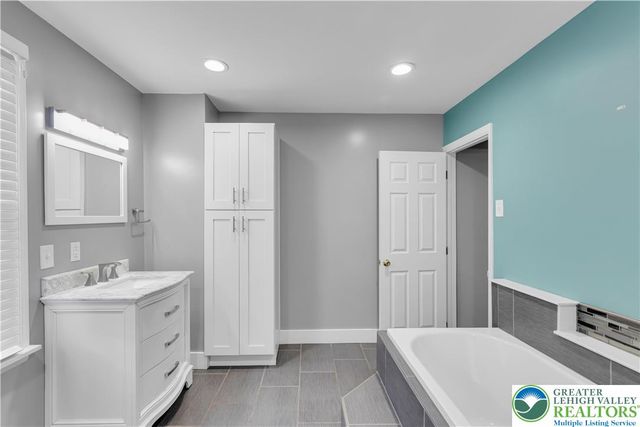 928 Wilkes Barre Street, Easton, PA 18042