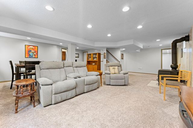 3848 Maryland Avenue N, New Hope, MN 55427