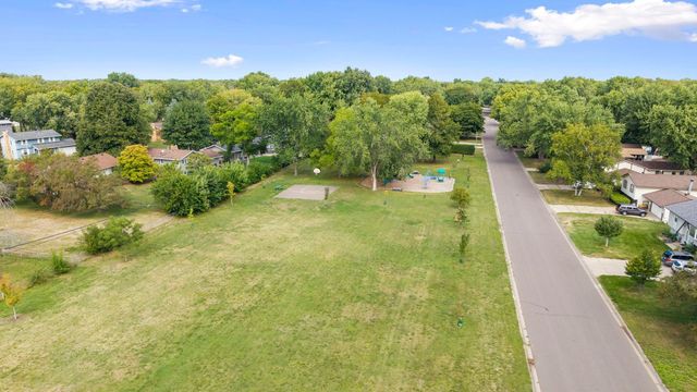 3848 Maryland Avenue N, New Hope, MN 55427