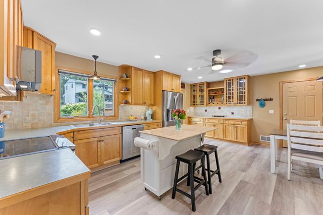 3848 Maryland Avenue N, New Hope, MN 55427