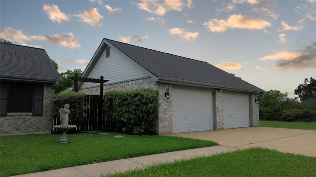 5018 Starboard Lane, Dickinson, TX 77539