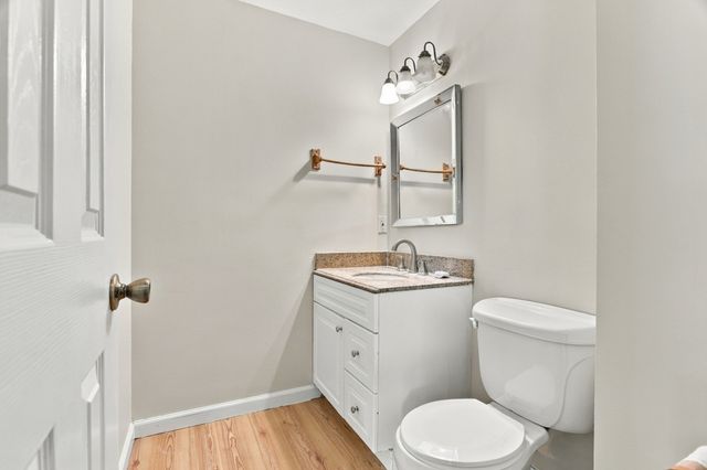 214 Meadows Edge 214, Acton, MA 01718