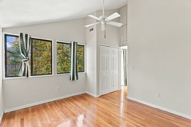 214 Meadows Edge 214, Acton, MA 01718