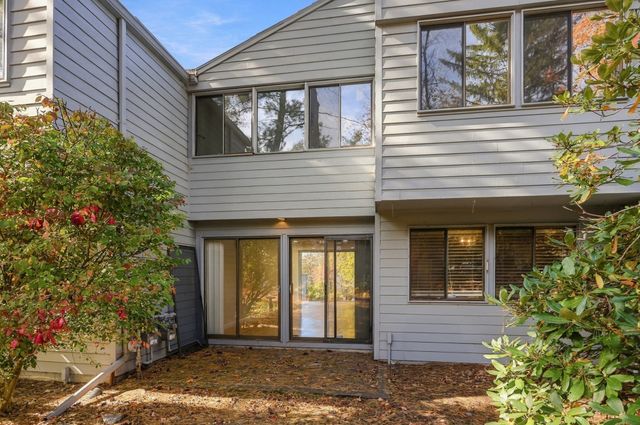 214 Meadows Edge 214, Acton, MA 01718