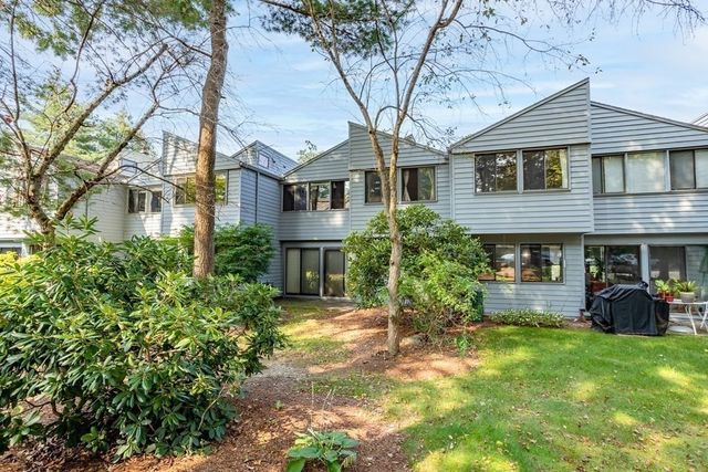 214 Meadows Edge 214, Acton, MA 01718