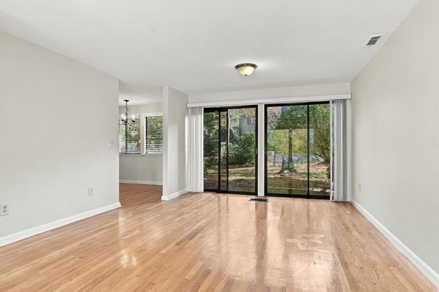 214 Meadows Edge 214, Acton, MA 01718