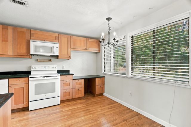 214 Meadows Edge 214, Acton, MA 01718
