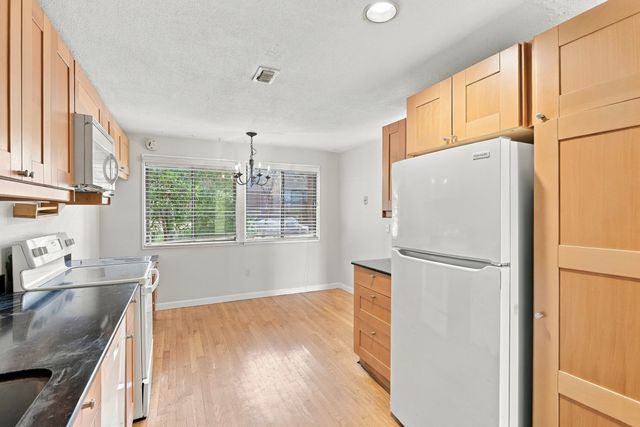 214 Meadows Edge 214, Acton, MA 01718