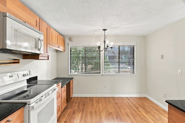 214 Meadows Edge 214, Acton, MA 01718