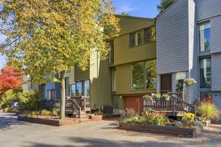 214 Meadows Edge 214, Acton, MA 01718