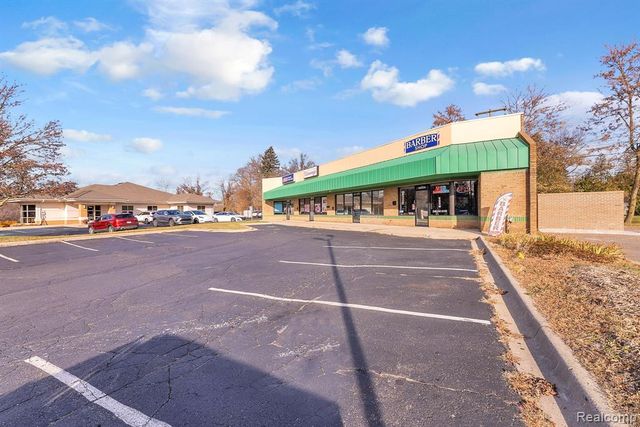 31822 Grand River Avenue, Farmington, MI 48336