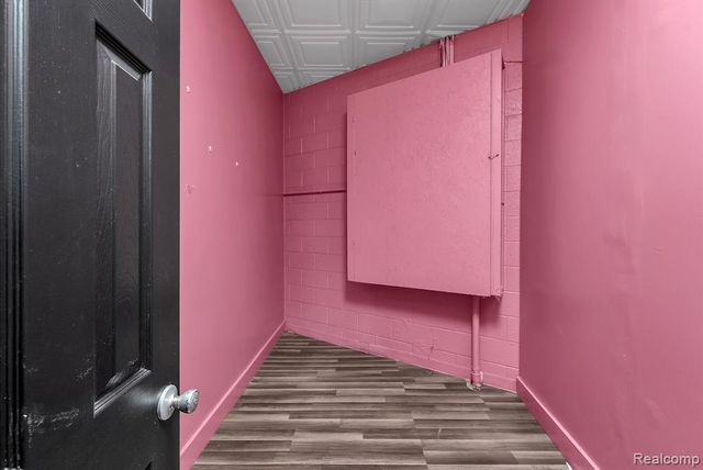 31822 Grand River Avenue, Farmington, MI 48336