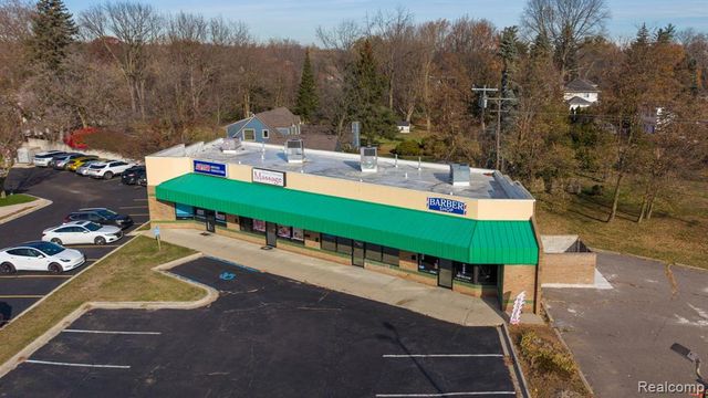 31822 Grand River Avenue, Farmington, MI 48336