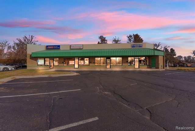 31822 Grand River Avenue, Farmington, MI 48336