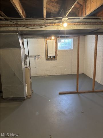 521 Kenwood Drive B-5, Euclid, OH 44123