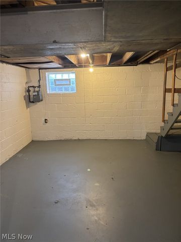 521 Kenwood Drive B-5, Euclid, OH 44123