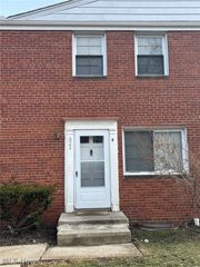 521 Kenwood Drive B-5, Euclid, OH 44123