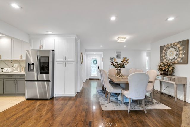 6954 Woodlake Avenue, West Hills, CA 91307