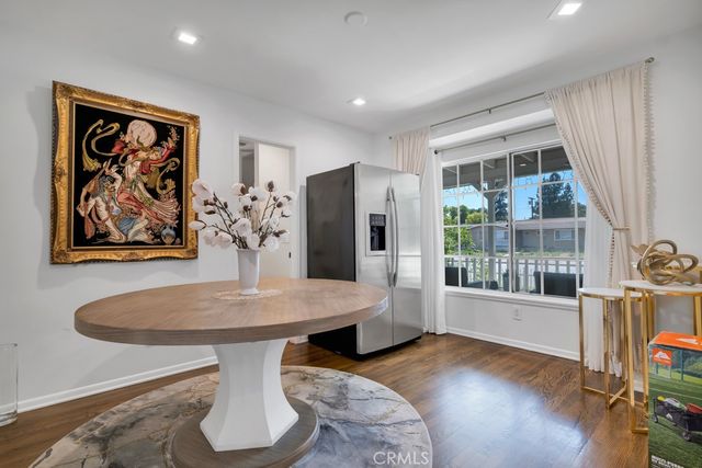 6954 Woodlake Avenue, West Hills, CA 91307