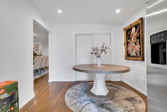 6954 Woodlake Avenue, West Hills, CA 91307