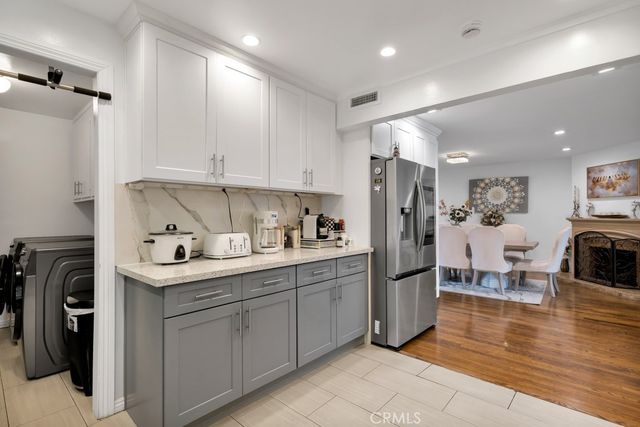 6954 Woodlake Avenue, West Hills, CA 91307