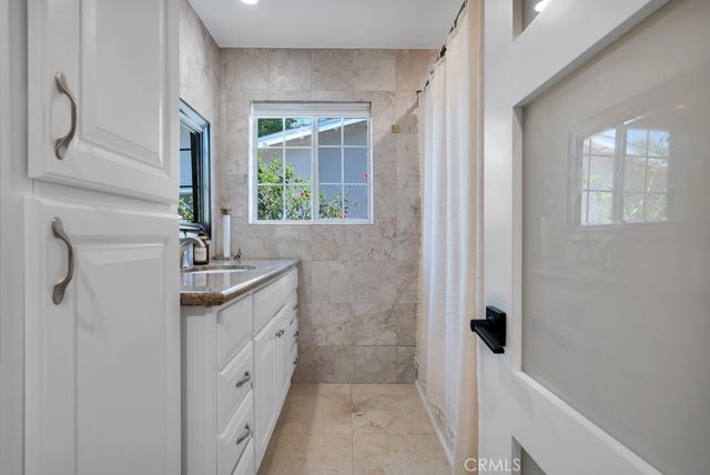 6954 Woodlake Avenue, West Hills, CA 91307