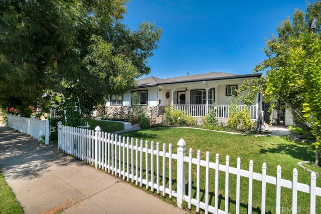 6954 Woodlake Avenue, West Hills, CA 91307