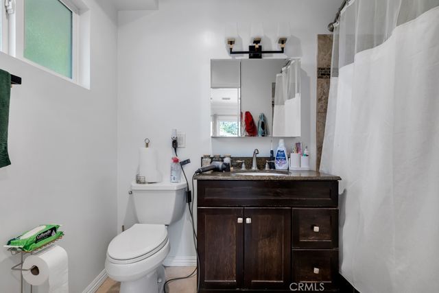 6954 Woodlake Avenue, West Hills, CA 91307