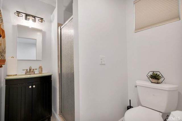 6954 Woodlake Avenue, West Hills, CA 91307
