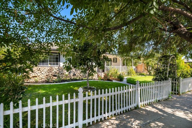 6954 Woodlake Avenue, West Hills, CA 91307