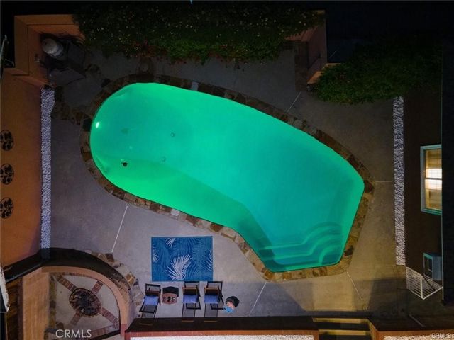 6954 Woodlake Avenue, West Hills, CA 91307