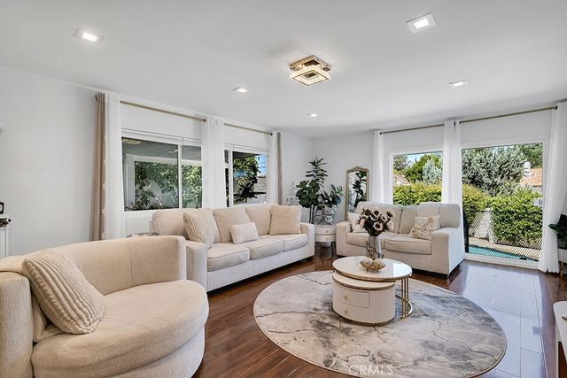 6954 Woodlake Avenue, West Hills, CA 91307