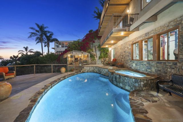 5832 La Jolla Corona Dr, La Jolla, CA 92037
