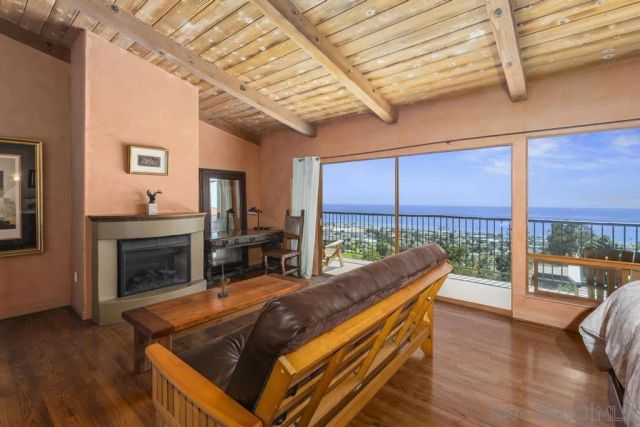 5832 La Jolla Corona Dr, La Jolla, CA 92037