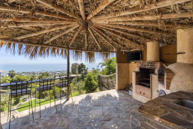 5832 La Jolla Corona Dr, La Jolla, CA 92037