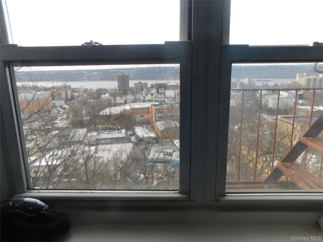 47 Alta Avenue 2F, Yonkers, NY 10705